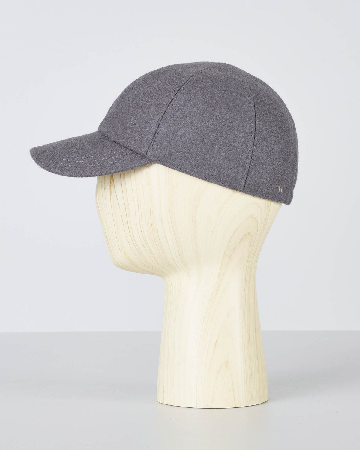 LANA-Artisanal-Winter-Cap_grey_side #color_grey