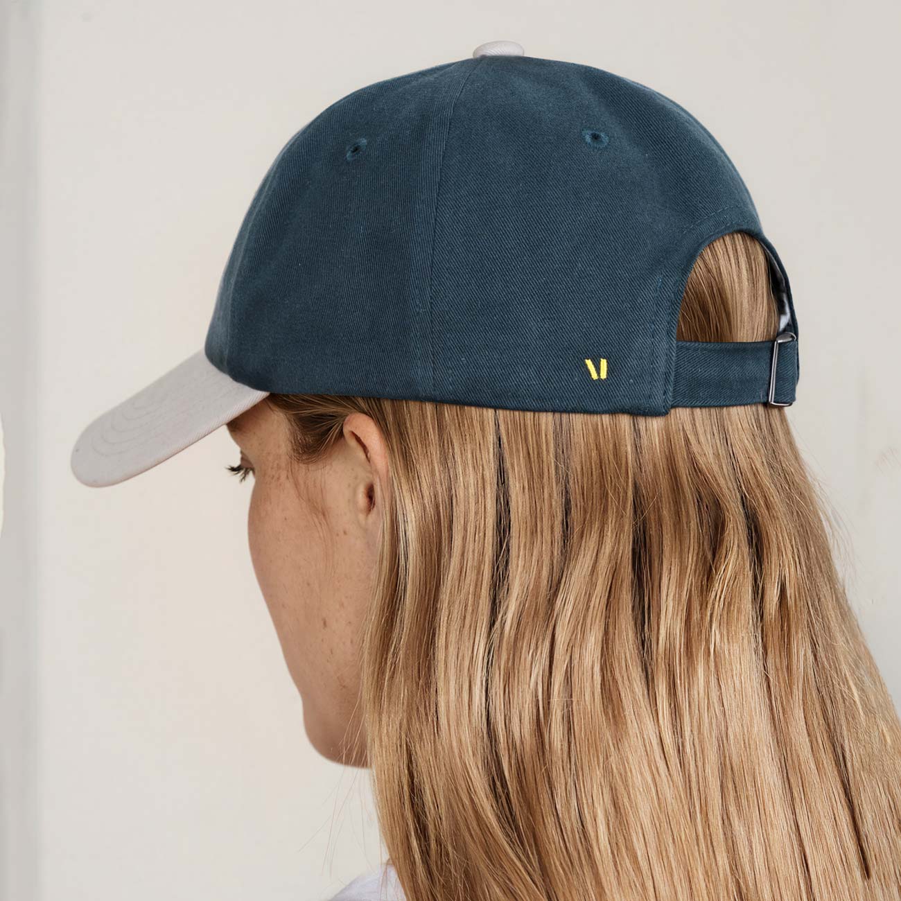MANGOLA-Baseball-Cap_woman_dark-green-beige_back #color_dark green
