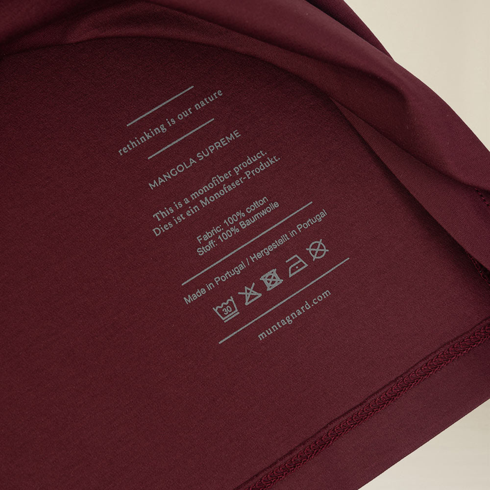 Supreme_T-Shirt_dark-red_care-instructions #color_bordeaux