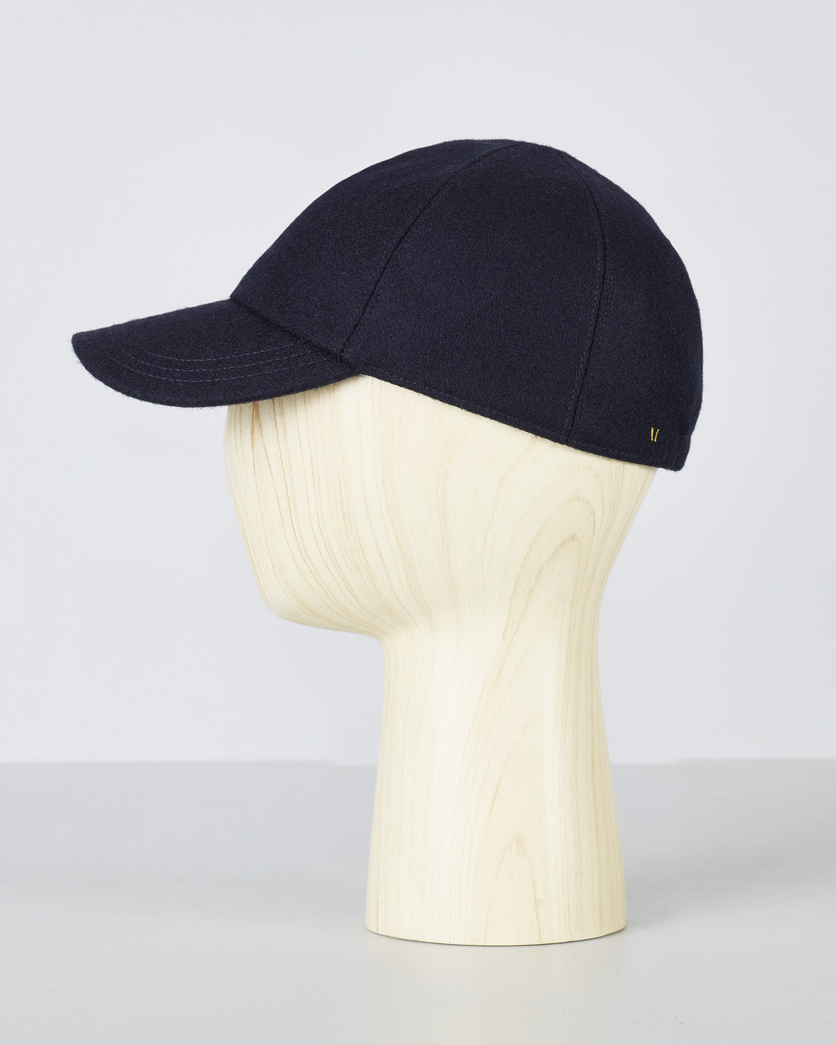 LANA-Artisanal-Winter-Cap_dark-blue_side #color_dark blue