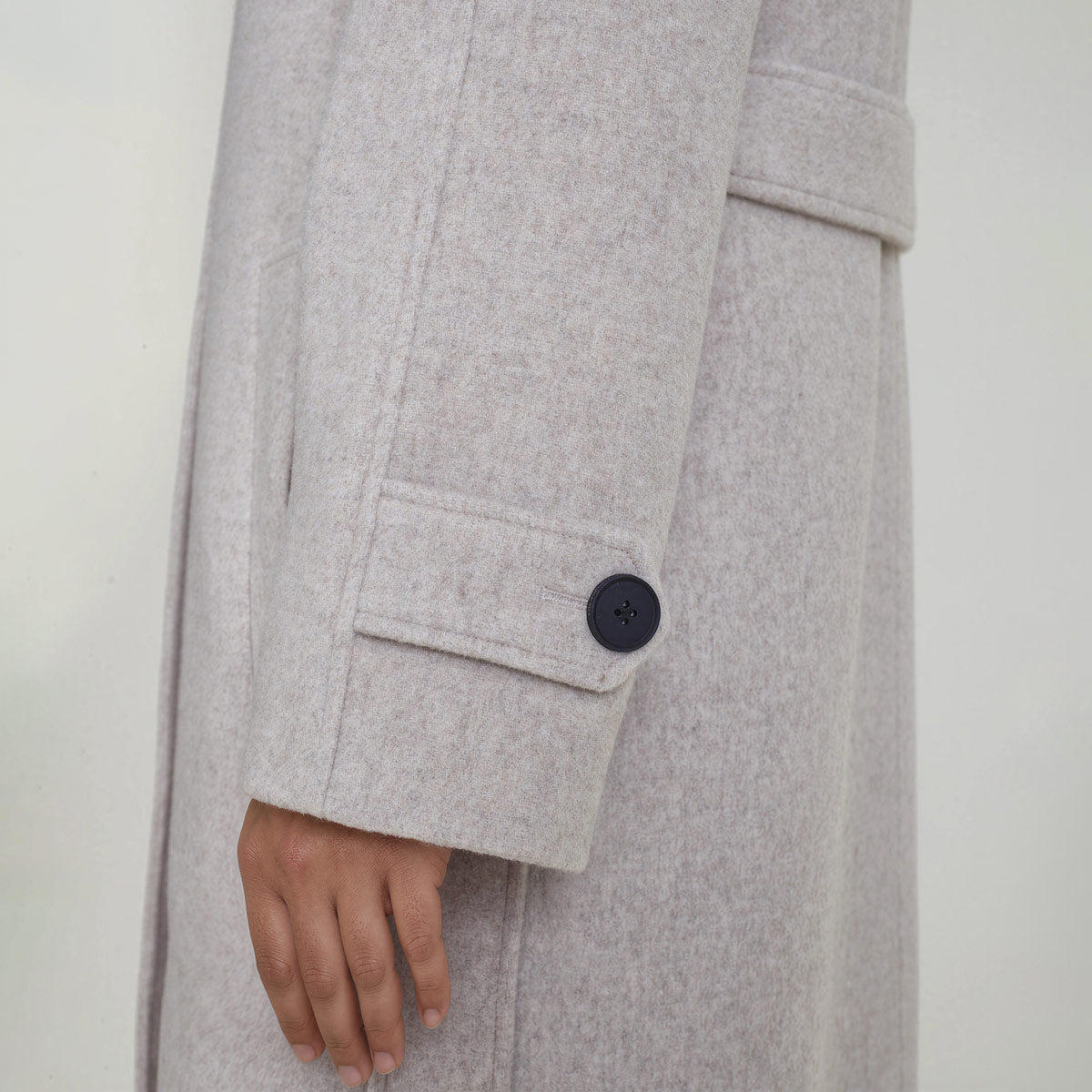 LANA-Raglan-Coat_woman_light-grey_detail #color_light grey