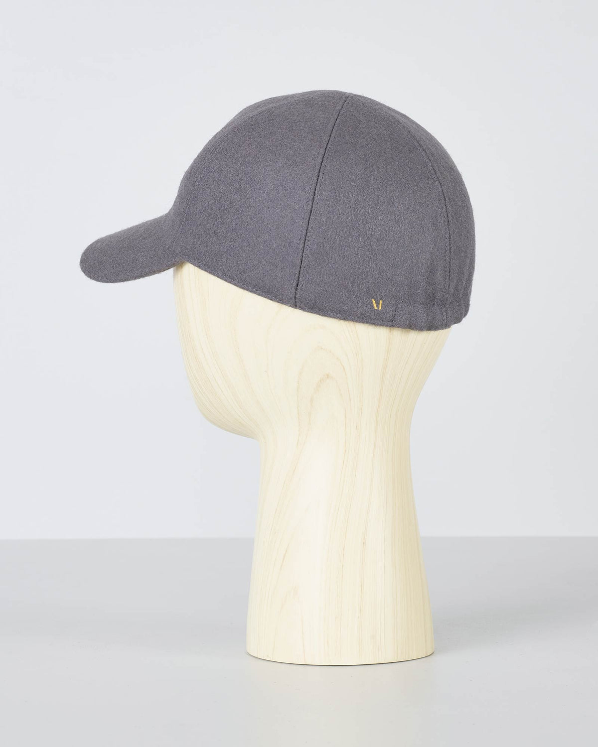 LANA-Artisanal-Winter-Cap_grey_back-side #color_grey