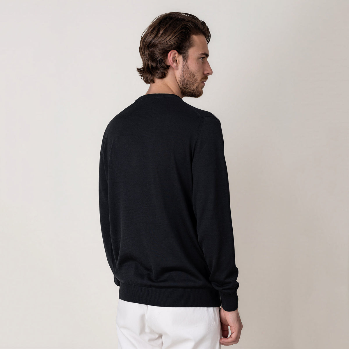 LEGNA-Sweater-Lightweight_man_black_back #color_black