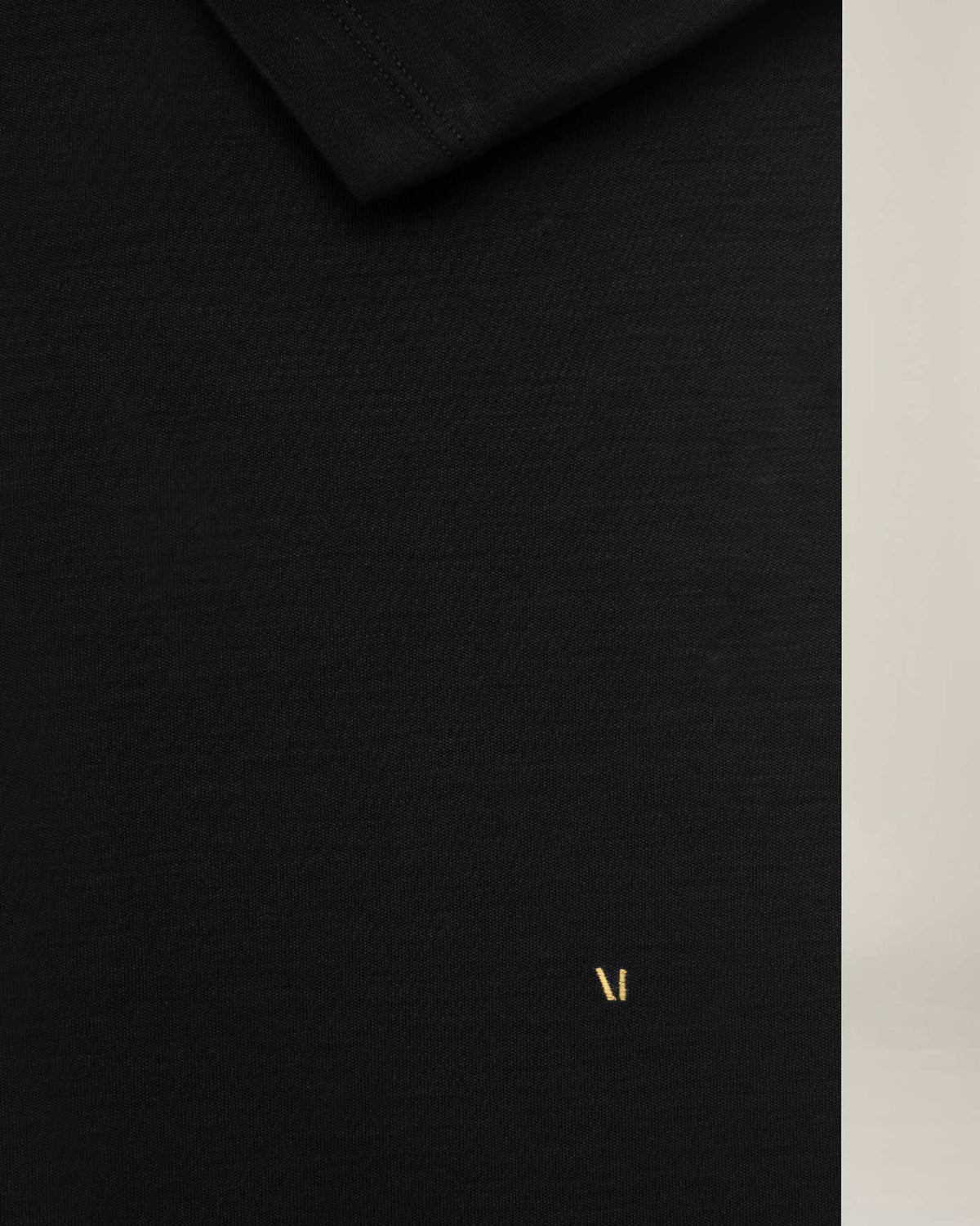 LEGNA-T-Shirt_men_black_flatlay_detail2 #color_black