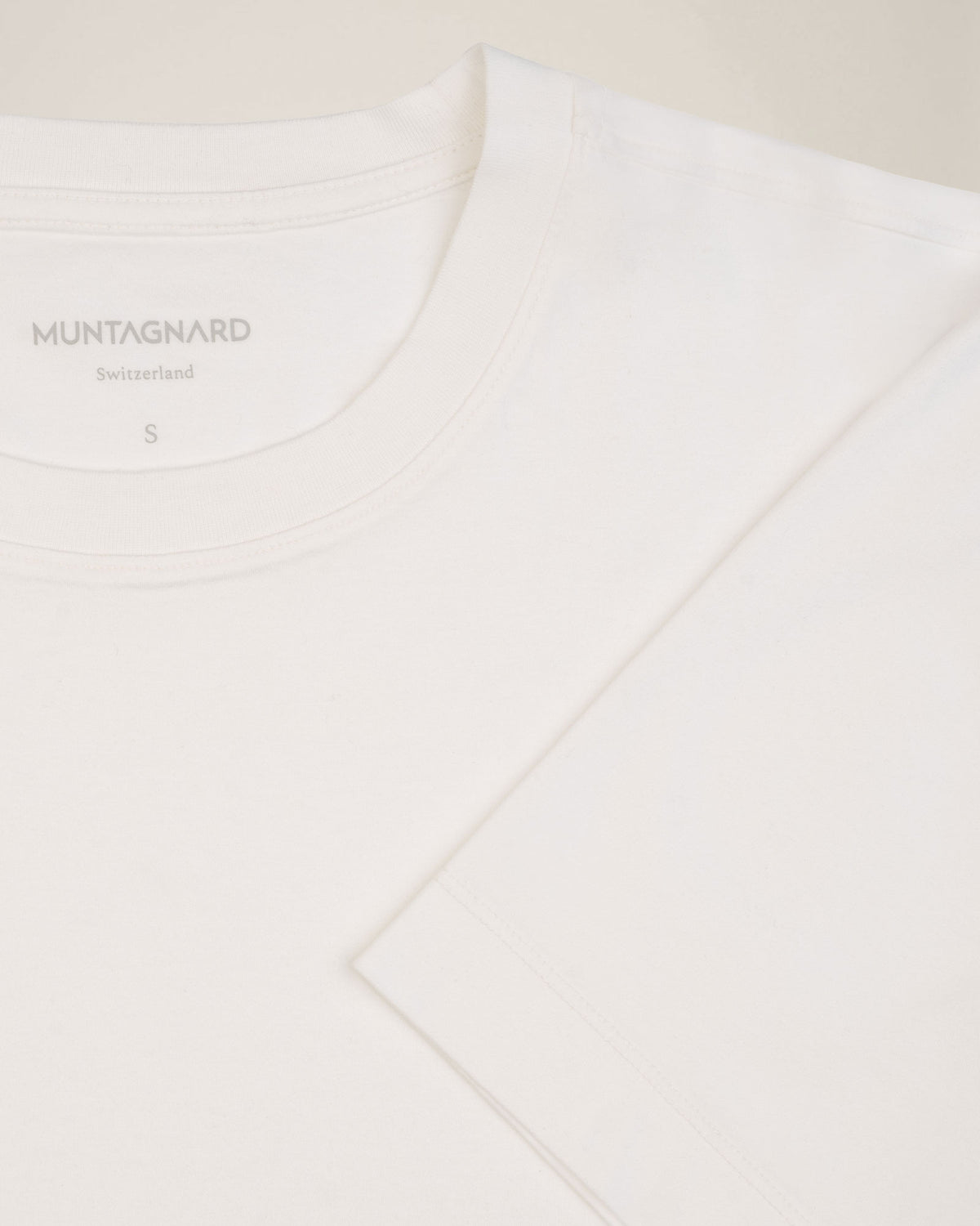 MANGOLA-T-Shirt_women_white_flatlay_detail #color_white
