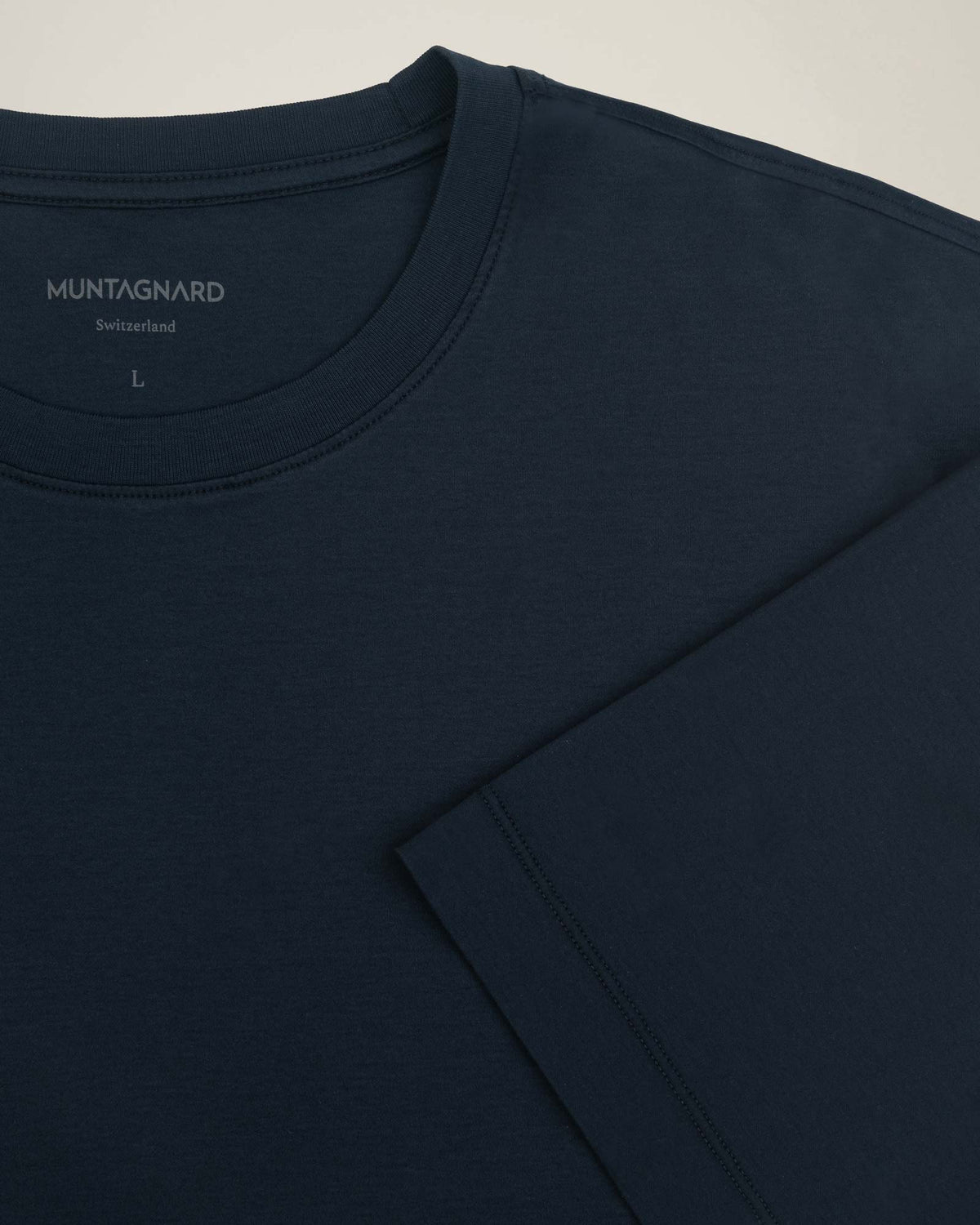 MANGOLA-T-Shirt_men_dark-blue_flatflay_detail #color_dark blue