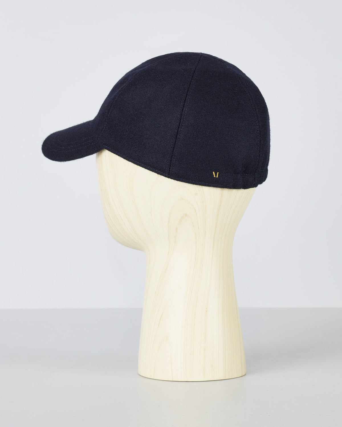 LANA-Artisanal-Winter-Cap_dark-blue_back-side #color_dark blue