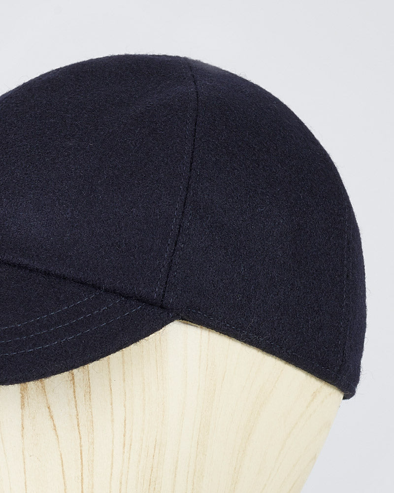 LANA-Artisanal-Winter-Cap_dark-blue_detail #color_dark blue